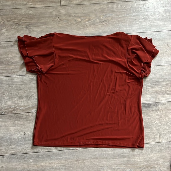 Swoop Neck, Burnt Orange/Brown Top. Fits like medium - Picture 8 of 9